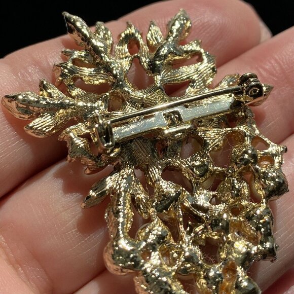 Large Grapes Leaf Pin Rhinestone and Faux Pearls Brooch Stunning Vintage Jewelry - Picture 4 of 5